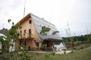 Ein Sonnenhaus, gebaut als Ökohaus