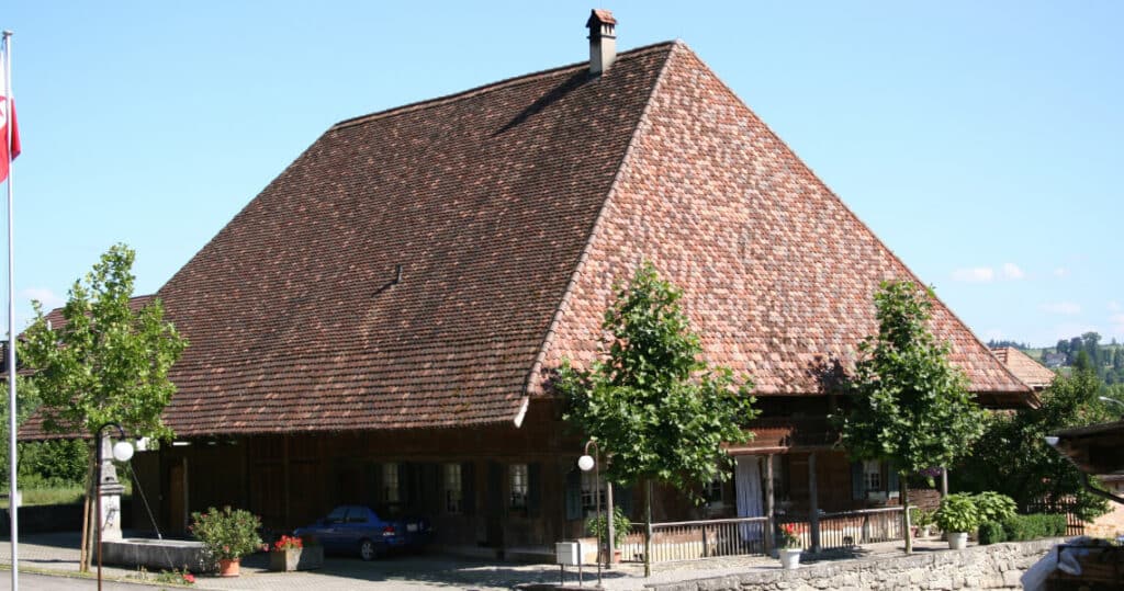 Bauernhaus mit Walmdach